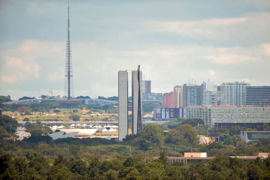 Aos 59 anos, Brasília vira metrópole e teme violência