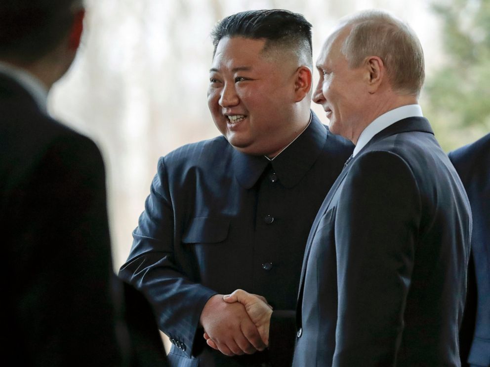 Rejeitado pelos EUA, líder da Coreia do Norte conversa com Putin