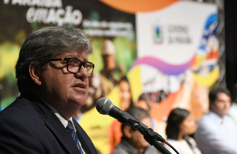 Governador anuncia R$ 1,8 bilhão de investimentos para 2020