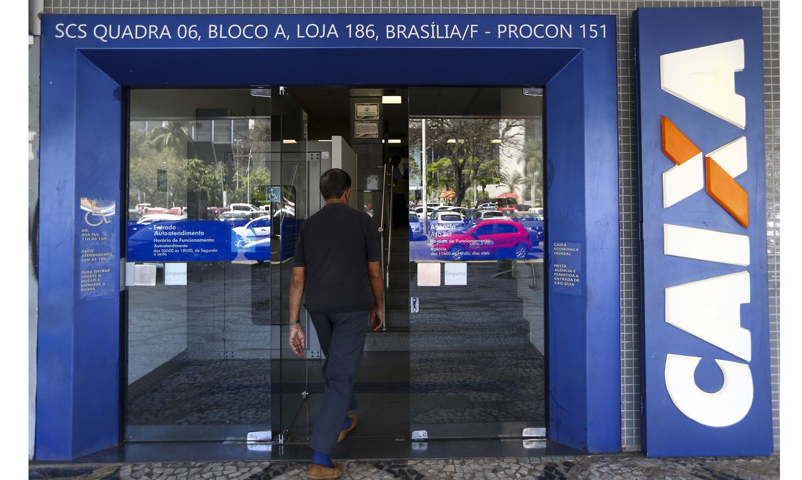 Caixa libera abono salarial para nascidos em setembro e outubro