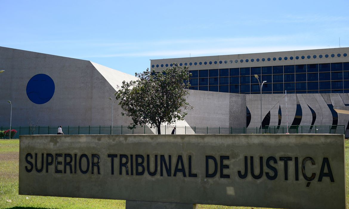 STJ: pessoa com HIV tem direito à isenção do IRPF sobre aposentadoria