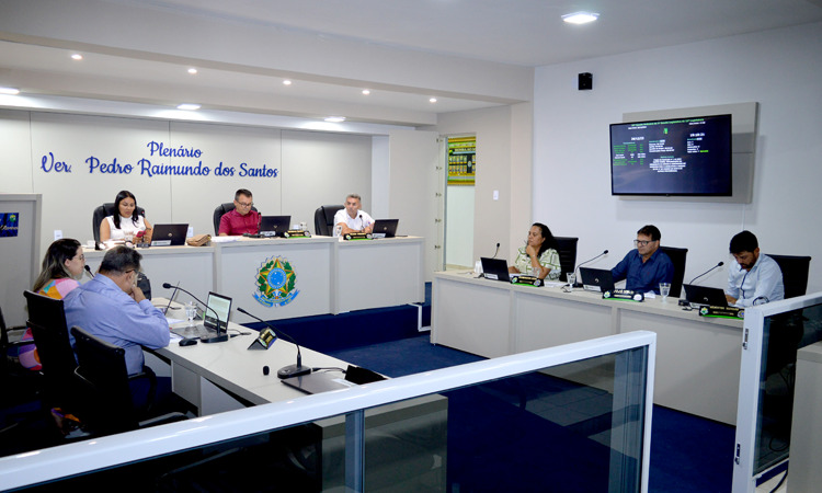 Câmara de Pedra Lavrada aprova aumento de salário para prefeito, vice, secretários e vereadores